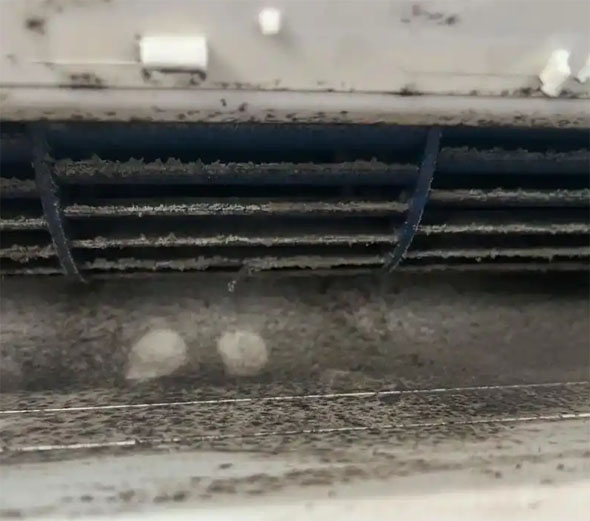 宁夏空调吹的风有股烧焦味是怎么回事